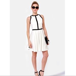 BB Dakota Linen Contrast Trim Dress